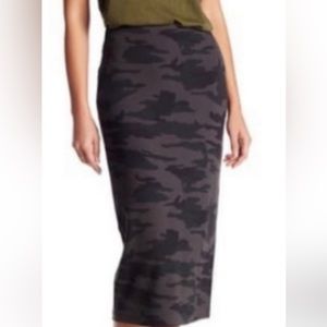 Sanctuary Black & Gray Camo Pencil Skirt